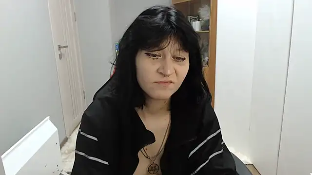 TinaQuiin online show from November 2025 08:36:02 AM