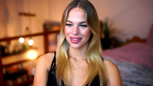 Emilyvanroessel online show from November 2025 03:23:02 PM