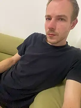 Skinny0150 online show from March 2026 11:21:01 PM