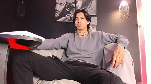 jett savage online show from November 2025 01:36:02 PM