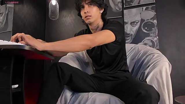 jett savage online show from December 2025 02:16:02 PM