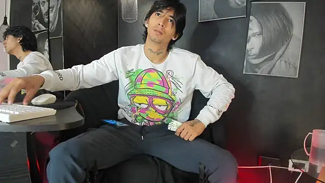 jett savage online show from November 2025 01:55:02 PM