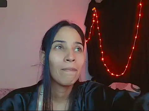 Snapshot of LexxxyQueen chatting on June 2026 05:19:02 AM LexxxyQueen online show from June 2026 05:19:02 AM