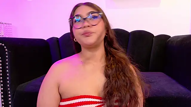 Snapshot of Vale_Walker chatting on January 2026 03:32:01 AM Vale Walker online show from January 2026 03:32:01 AM