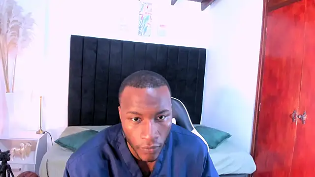 chrstian lewis1 online show from November 2025 04:08:01 PM