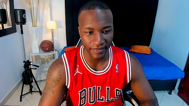 chrstian lewis1 online show from November 2025 02:05:01 PM