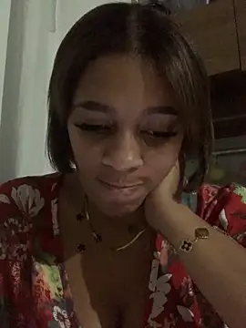 Crisschiavo online show from November 2025 02:25:01 AM