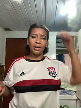 Crisschiavo online show from September 2025 01:06:01 PM