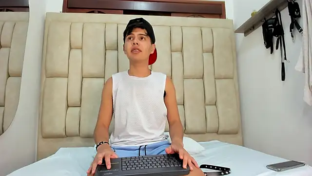 Felipe Cold online show from December 2025 02:11:02 AM