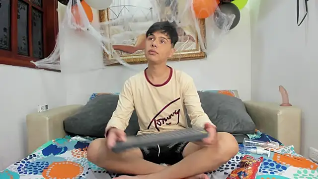 Felipe Cold online show from October 2025 03:07:02 AM