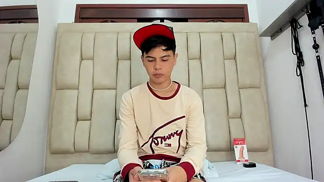 Felipe Cold online show from November 2025 02:22:02 AM