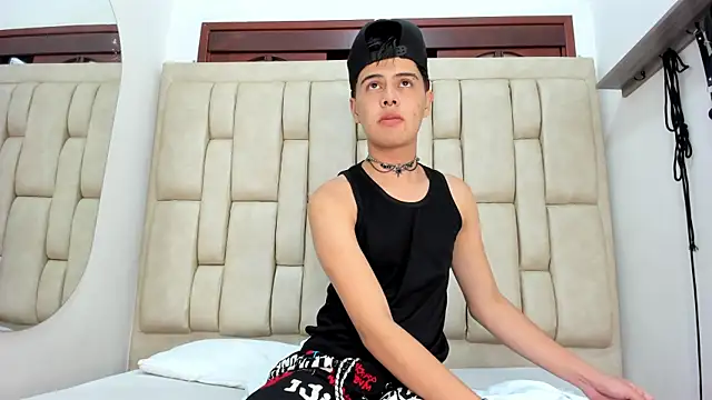 Felipe Cold online show from November 2025 02:05:01 AM