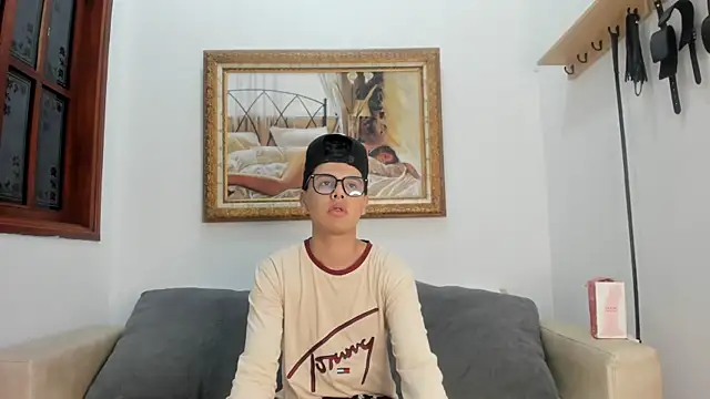 Felipe Cold online show from November 2025 02:43:02 AM