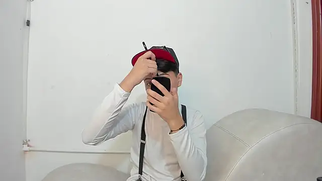 Felipe Cold online show from November 2025 02:40:02 AM