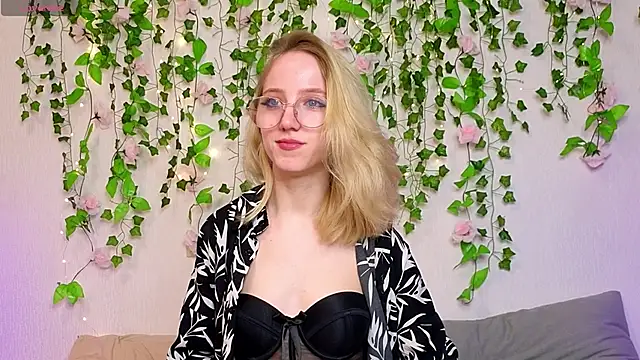 EmmaNovak online show from March 2026 07:29:02 PM