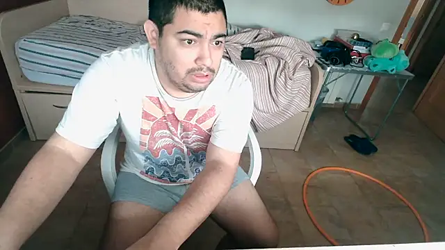 Snapshot of Martigato3 chatting on June 2026 04:30:01 PM Martigato3 online show from June 2026 04:30:01 PM