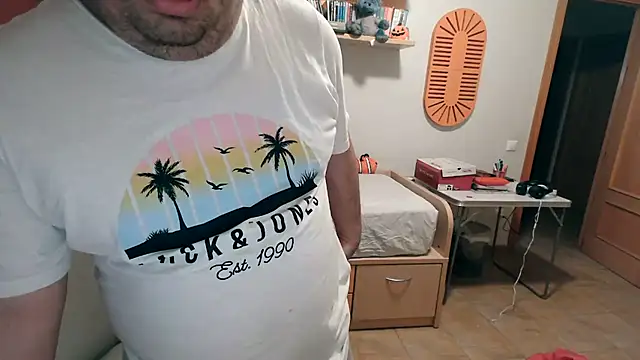 Snapshot of Martigato3 chatting on July 2026 11:17:02 PM Martigato3 online show from July 2026 11:17:02 PM