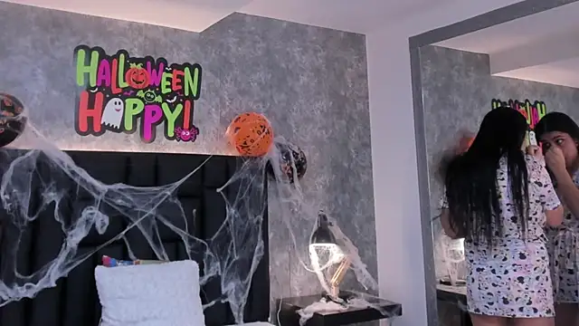 crystaldarliing online show from October 2025 02:27:02 PM
