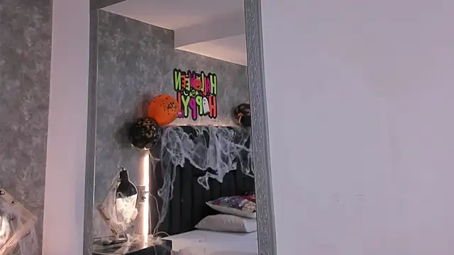crystaldarliing online show from October 2025 03:53:01 PM