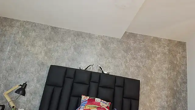 crystaldarliing online show from March 2026 03:02:02 PM