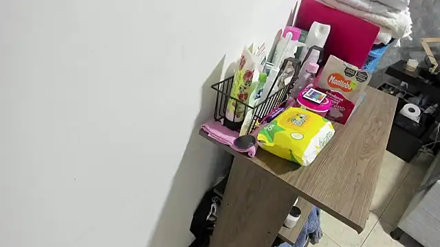 crystaldarliing online show from February 2026 04:04:02 PM