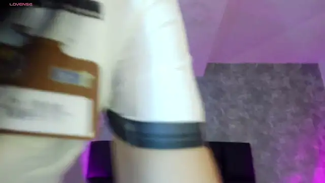 crystaldarliing online show from May 2026 05:10:02 PM