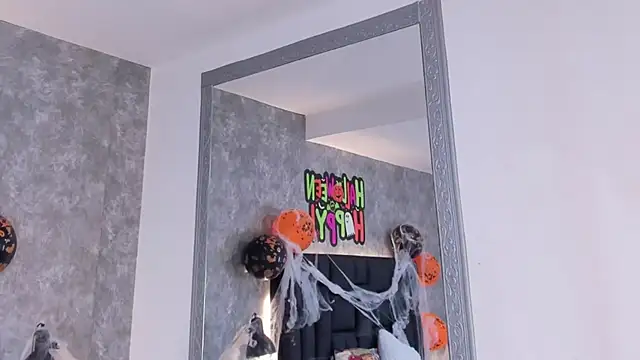 crystaldarliing online show from October 2025 03:44:01 PM