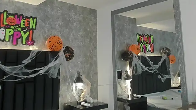 crystaldarliing online show from November 2025 08:36:01 PM