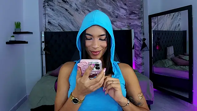 Snapshot of kitty_collins_ chatting on April 2026 12:00:01 PM kitty collins online show from April 2026 12:00:01 PM