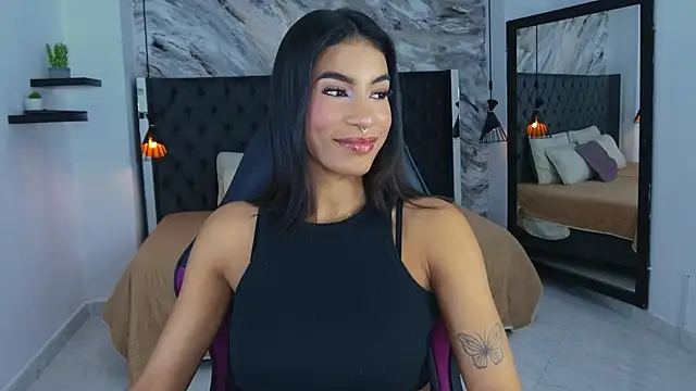 Snapshot of kitty_collins_ chatting on May 2026 12:03:01 PM kitty collins online show from May 2026 12:03:01 PM