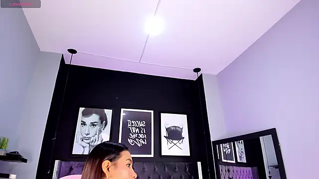 kitty collins  online show from September 2025 11:14:02 AM