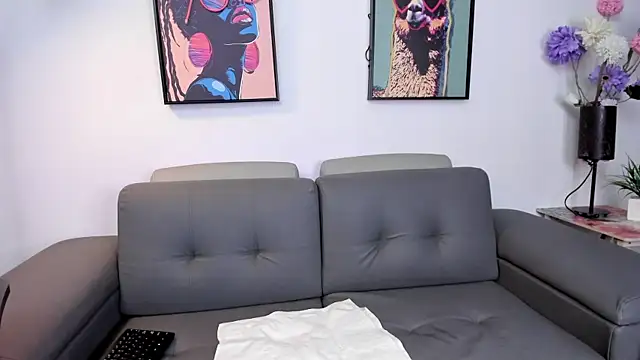 leyah  online show from March 2026 12:50:02 PM