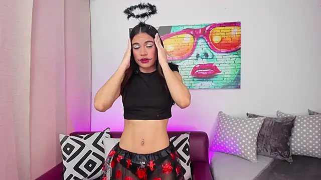 leyah  online show from October 2025 01:52:01 PM