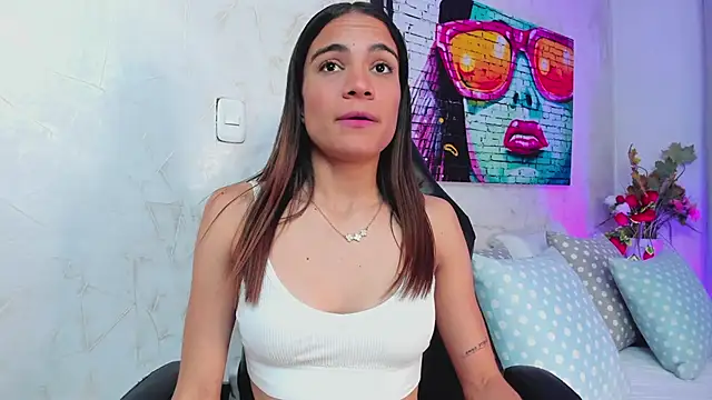 leyah  online show from April 2026 07:07:02 PM