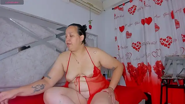 Snapshot of ThiccyLexxy chatting on October 2025 12:17:01 PM ThiccyLexxy online show from October 2025 12:17:01 PM