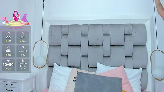 Snapshot of ValerieSoto chatting on March 2026 07:25:02 PM ValerieSoto online show from March 2026 07:25:02 PM