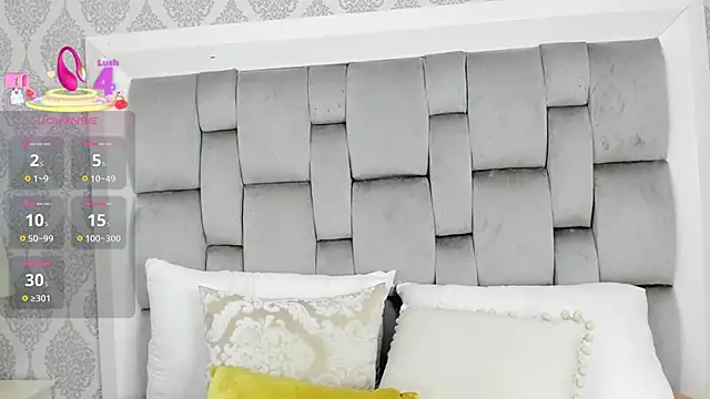 Snapshot of ValerieSoto chatting on November 2025 11:42:02 AM ValerieSoto online show from November 2025 11:42:02 AM