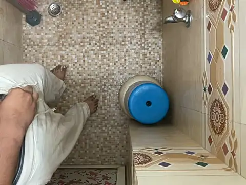 saumon3022 online show from April 2026 09:05:02 AM