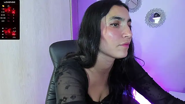 Snapshot of bella_thorne3 chatting on December 2025 10:59:02 PM bella thorne3 online show from December 2025 10:59:02 PM