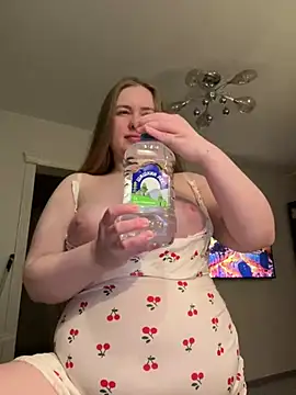 DeniMilkyyyyy online show from February 2026 06:21:01 PM