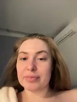 DeniMilkyyyyy online show from November 2025 05:24:01 PM