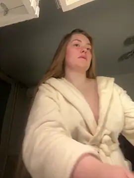 DeniMilkyyyyy online show from December 2025 01:24:02 PM