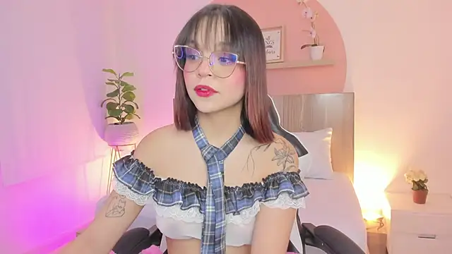 Clara Luu online show from May 2026 02:52:01 AM