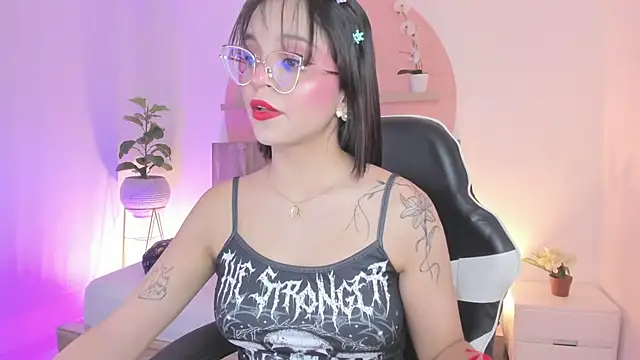 Clara Luu online show from April 2026 03:20:01 AM