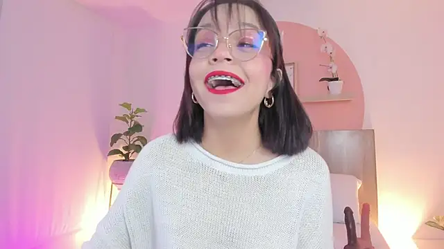 Clara Luu online show from May 2026 02:48:01 AM