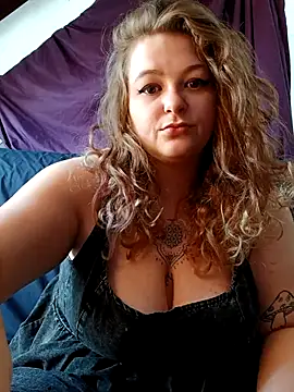 LilouCuriosity online show from September 2025 12:03:01 PM