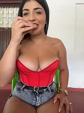 Snapshot of Isaa-Sweet chatting on April 2026 04:32:01 PM Isaa-Sweet online show from April 2026 04:32:01 PM