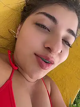 Snapshot of Isaa-Sweet chatting on May 2026 07:47:02 PM Isaa-Sweet online show from May 2026 07:47:02 PM