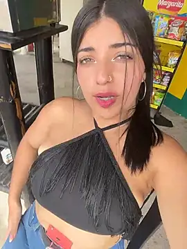 Snapshot of Isaa-Sweet chatting on December 2025 06:31:02 PM Isaa-Sweet online show from December 2025 06:31:02 PM