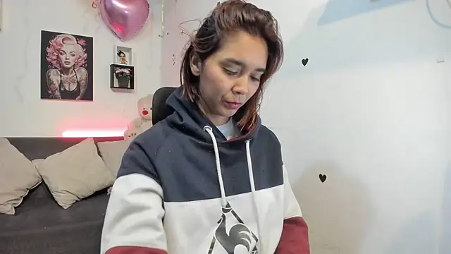 anastasia tuya online show from April 2026 07:53:01 AM